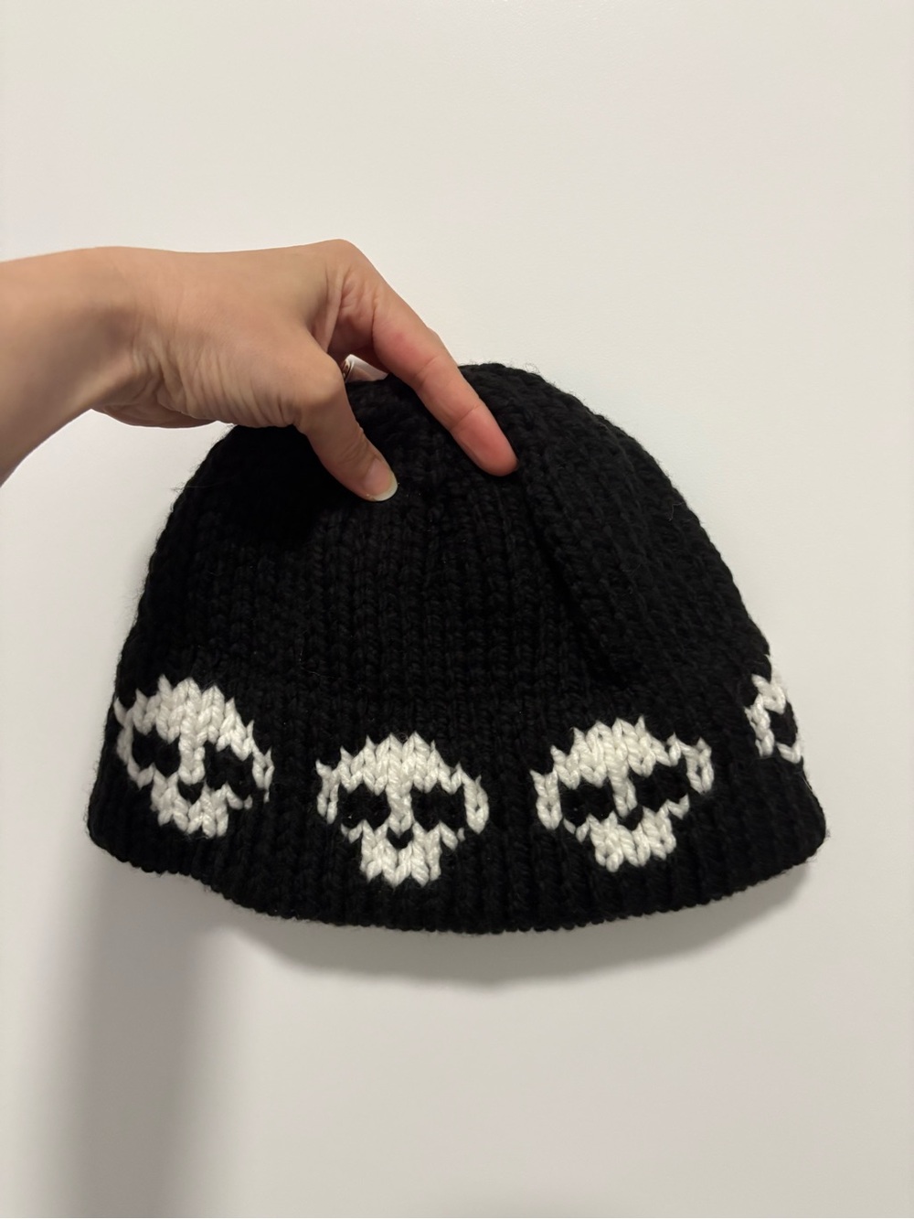 Men’s Black Knit Beanie with White Skull Pattern